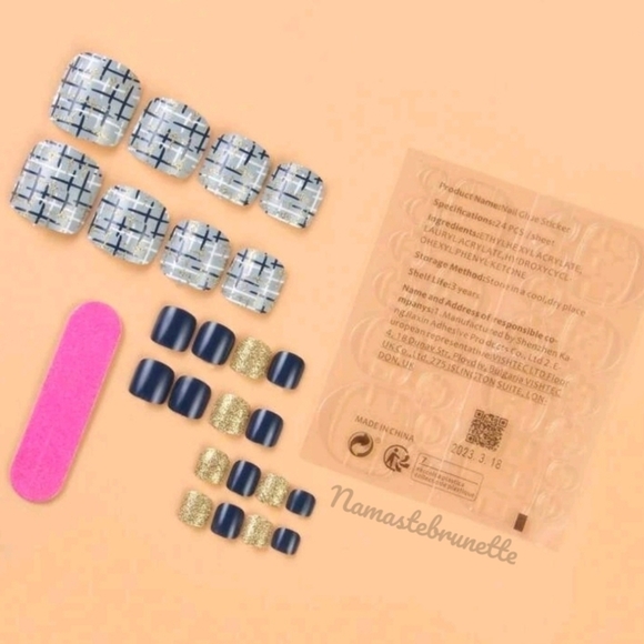 2/$16 Plaid Glitter Press On Toenails - Picture 3 of 14